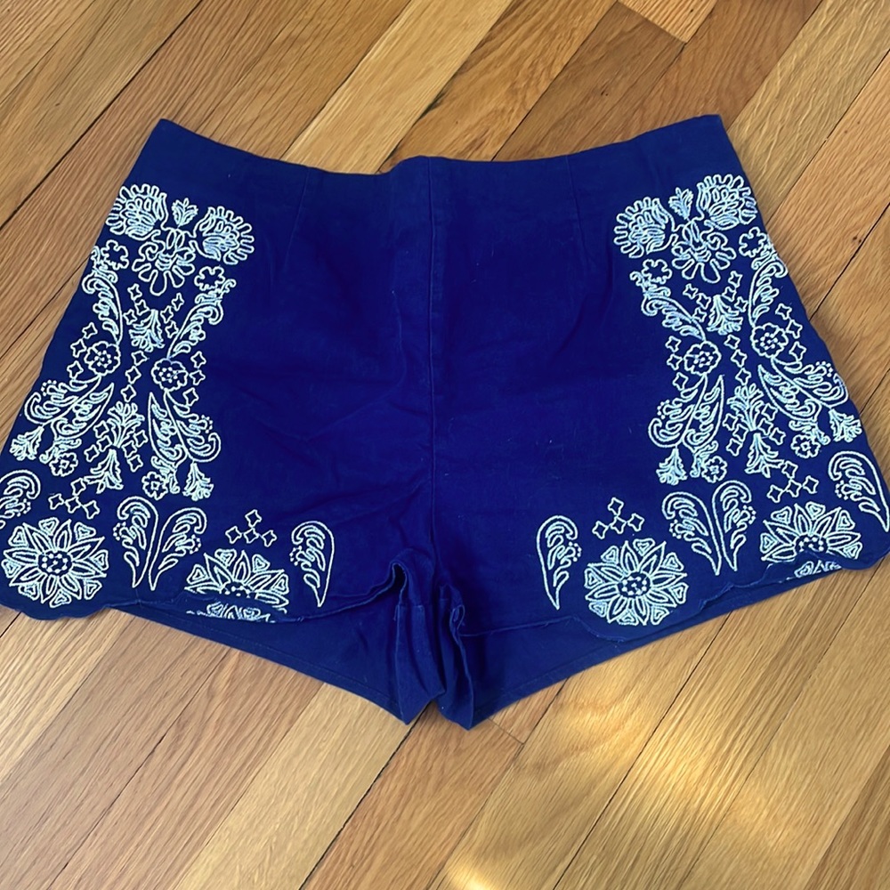 H&M navy cotton embroidered floral shorts